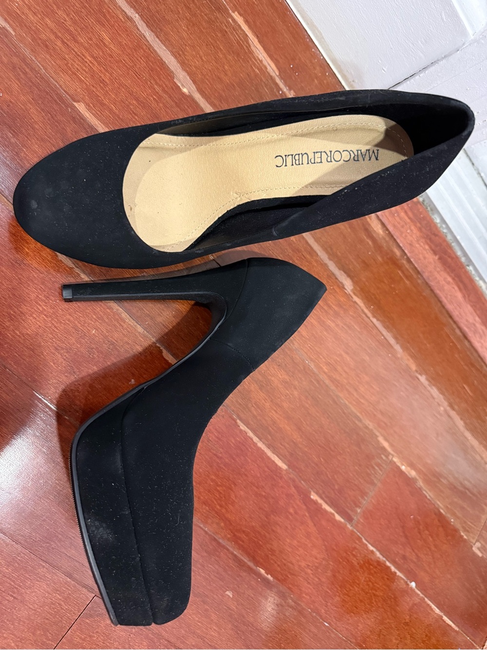 Marcopolo Black Platform Stiletto Pumps